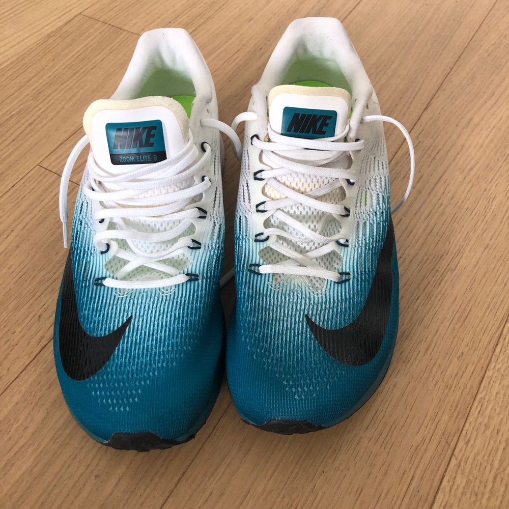 Nike zoom elite sneaker